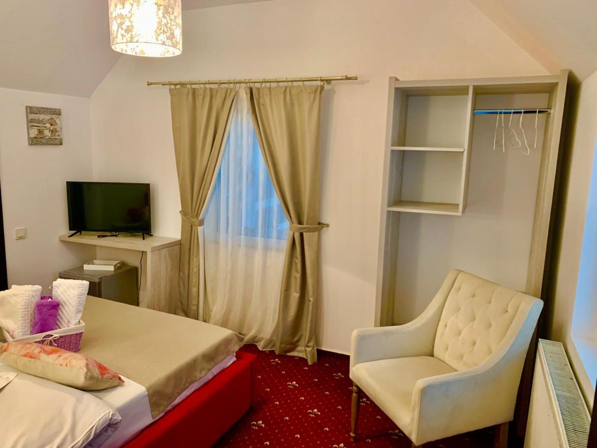 Anelisse Inn 모시유드서스 외부 사진